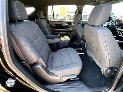 Used 2024 Chevrolet Traverse LT FWD image 24