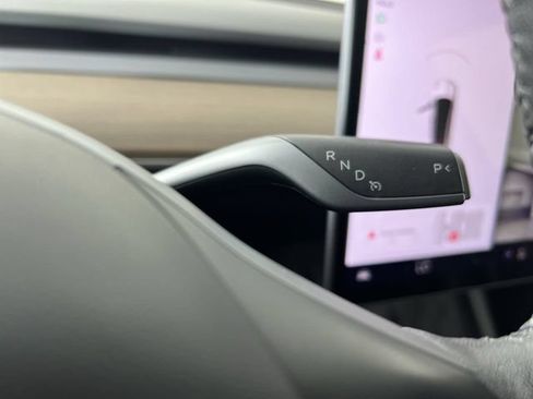 Used 2022 Tesla Model Y Long Range AWD/4WD image 16