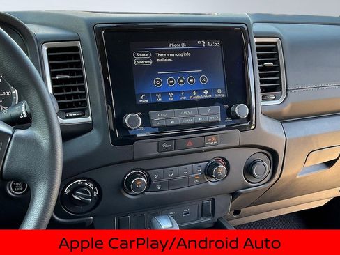 Used 2024 Nissan Frontier SV image 8