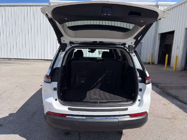 Used 2022 Jeep Grand Cherokee L Laredo w/ Luxury Tech Group I AWD/4WD image 24
