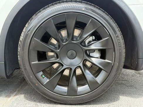 Used 2021 Tesla Model Y Long Range AWD/4WD image 13