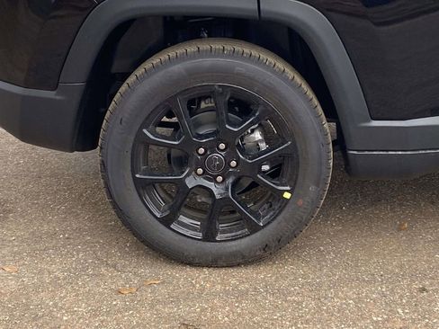 New 2026 Jeep Compass Latitude AWD/4WD image 33