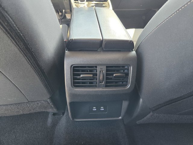Used 2025 Nissan Rogue SV FWD image 12