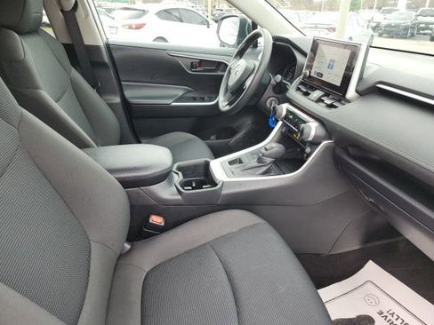 Used 2024 Toyota RAV4 LE image 8
