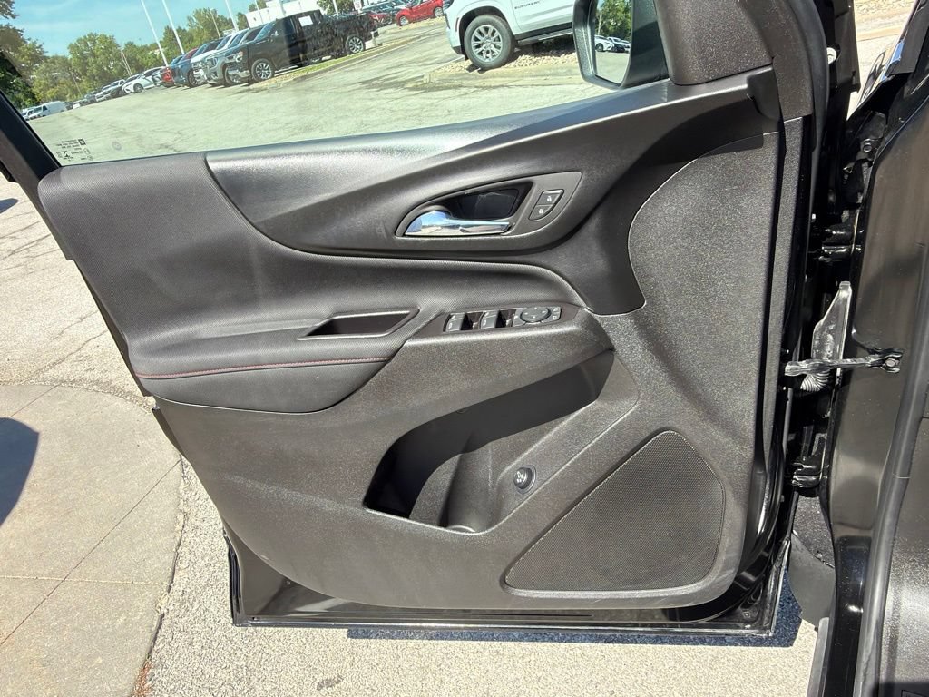 Used 2022 Chevrolet Equinox RS w/ LPO, Floor Liner Package FWD image 32