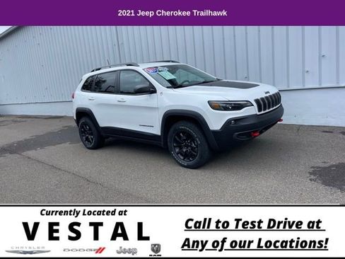 Used 2021 Jeep Cherokee Trailhawk image 1