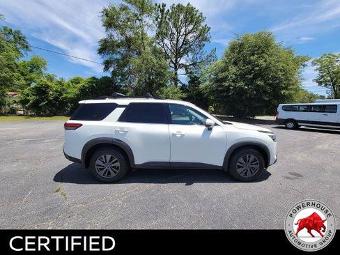 Used 2022 Nissan Pathfinder SV AWD/4WD image 6