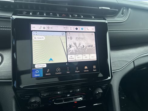 Used 2022 Jeep Grand Cherokee Overland image 13