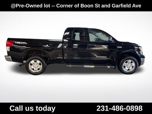 Used 2011 Toyota Tundra 4x4 Double Cab w/ TRD Off-Road Pkg image 6