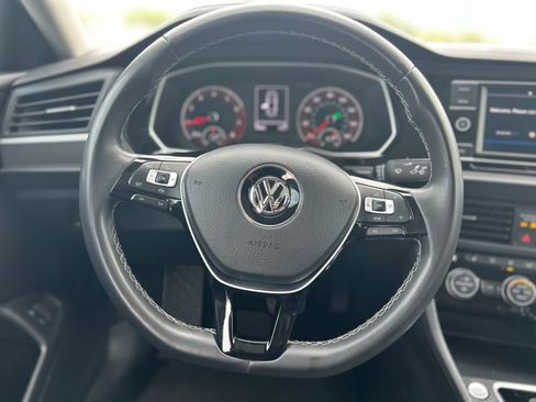 Used 2021 Volkswagen Jetta SE FWD image 19