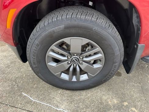 Certified 2025 Nissan Frontier SV w/ SV Convenience Package RWD image 8
