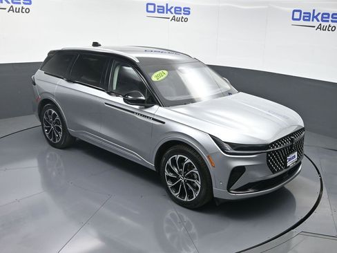 Used 2024 Lincoln Nautilus Reserve image 45