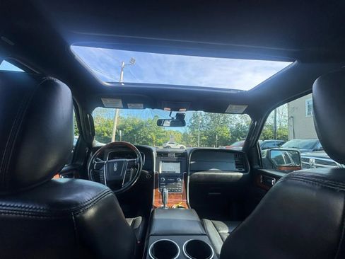 Used 2016 Lincoln Navigator L Select image 12