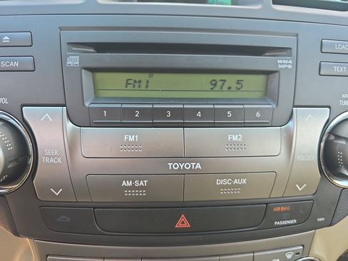 Used 2010 Toyota Highlander 4WD image 23