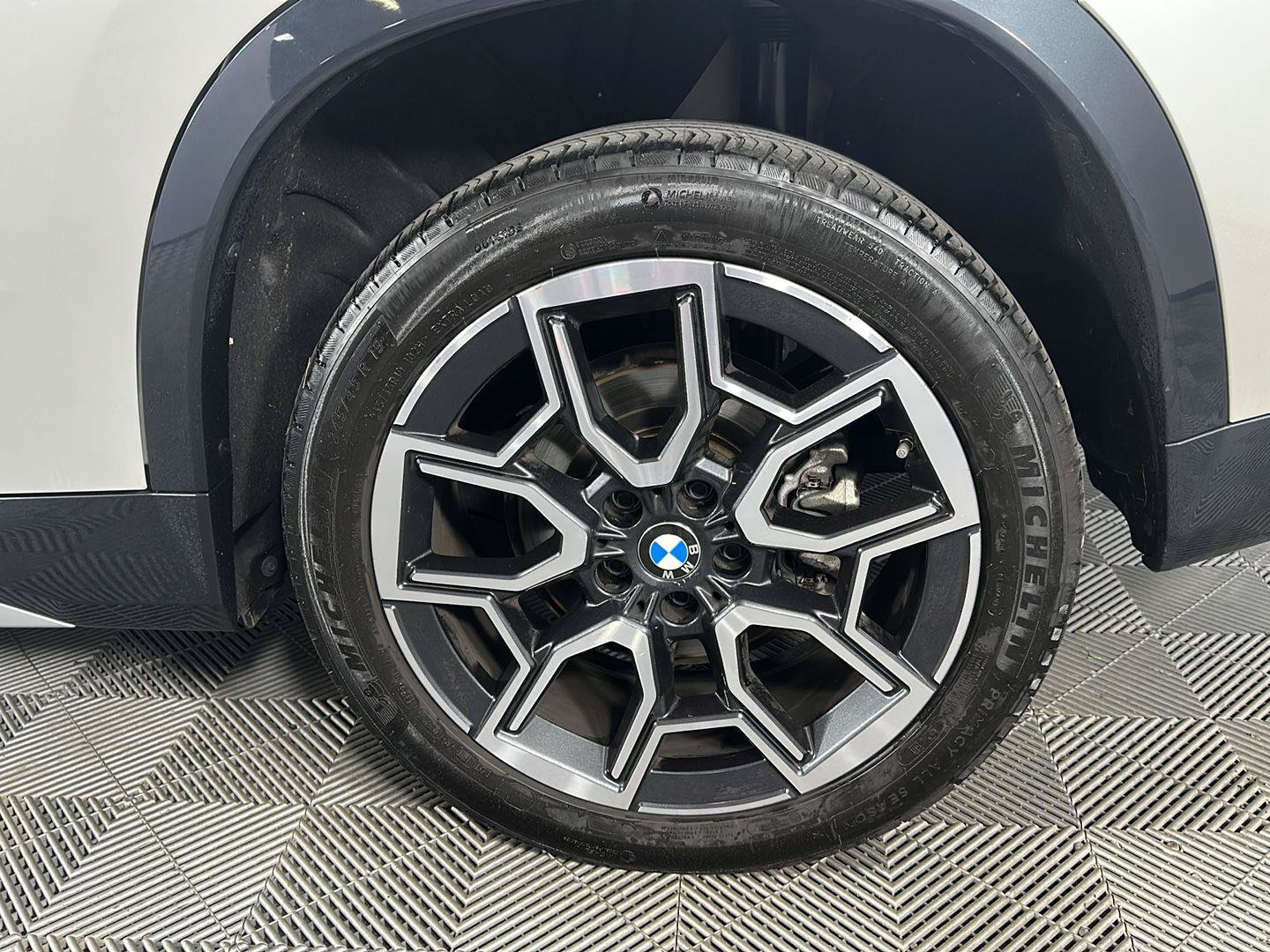 Used 2025 BMW X1 xDrive28i w/ Premium Package AWD/4WD image 8