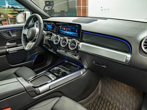 Certified 2026 Mercedes-Benz GLB 250 4MATIC image 37