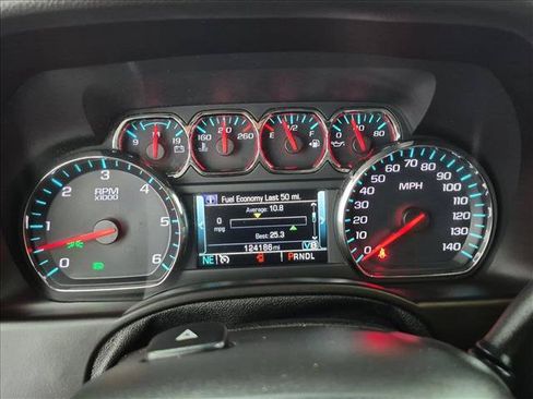 Used 2019 Chevrolet Suburban Premier AWD/4WD image 11