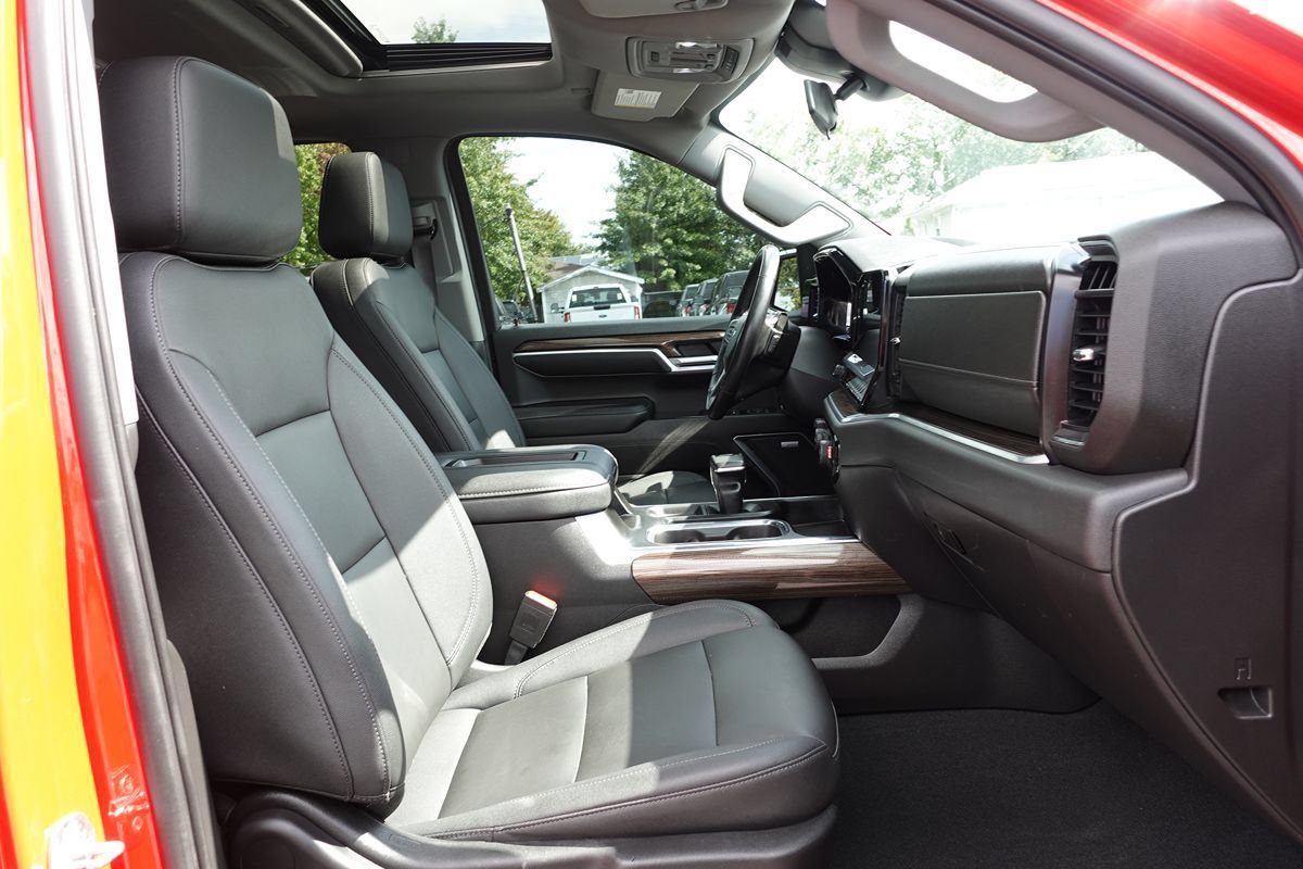 Used 2022 Chevrolet Silverado 1500 LT Trail Boss w/ LT Trail Boss Premium Package AWD/4WD image 45
