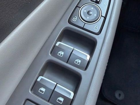 Used 2020 Hyundai Santa Fe SEL w/ Convenience + Premium Package AWD/4WD image 18