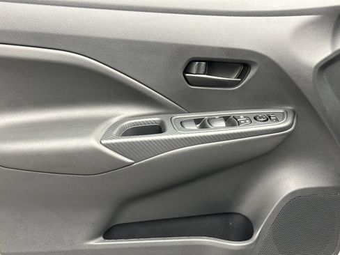 Used 2024 Nissan Versa S FWD image 9