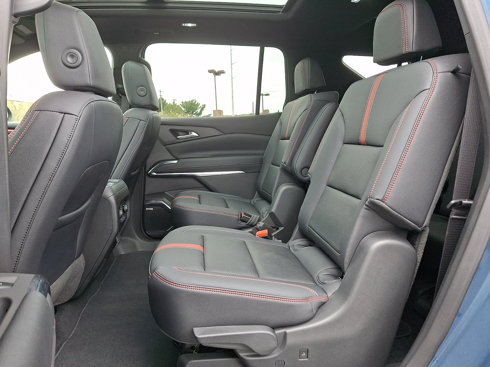 Certified 2025 Chevrolet Traverse RS AWD/4WD image 10