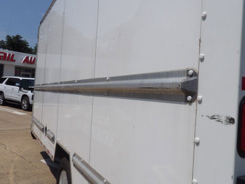 Used 2021 GMC Savana 3500 Extended w/ Power Convenience Package RWD image 9
