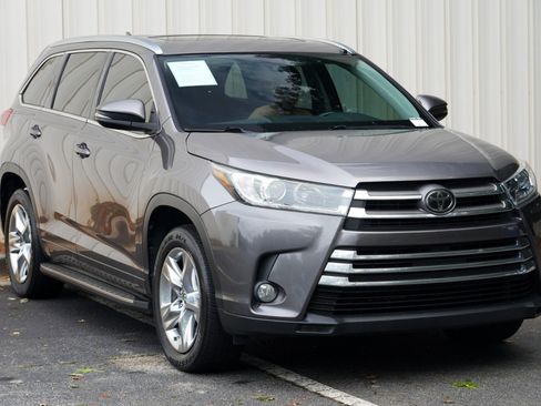 Used 2017 Toyota Highlander Limited FWD image 53