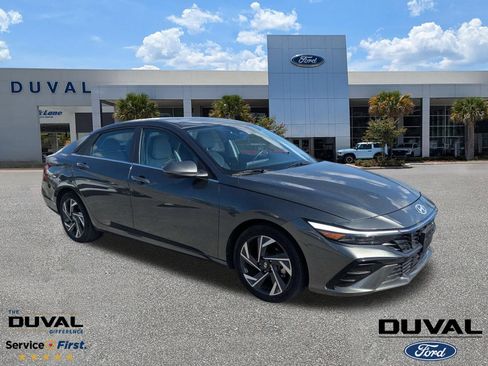 Used 2025 Hyundai Elantra Limited FWD image 1