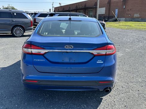 Used 2018 Ford Fusion SE w/ Fusion SE Technology Package FWD image 7