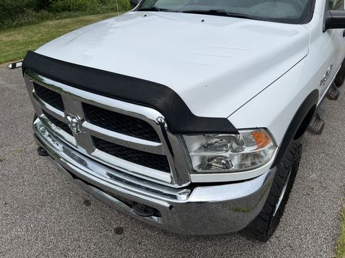 Used 2018 RAM 2500 Tradesman w/ Chrome Appearance Group image 13