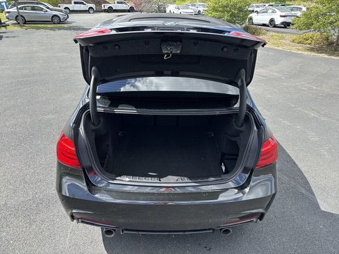 Used 2017 BMW 340i xDrive Sedan AWD/4WD image 26