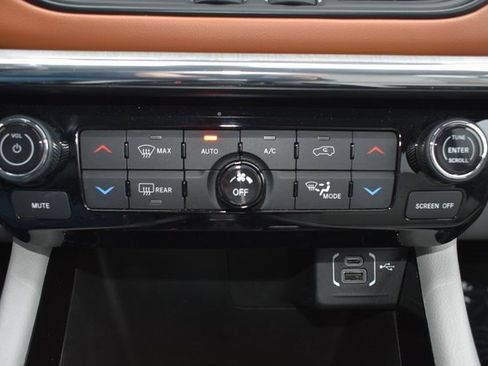 Used 2022 Jeep Compass Limited image 26