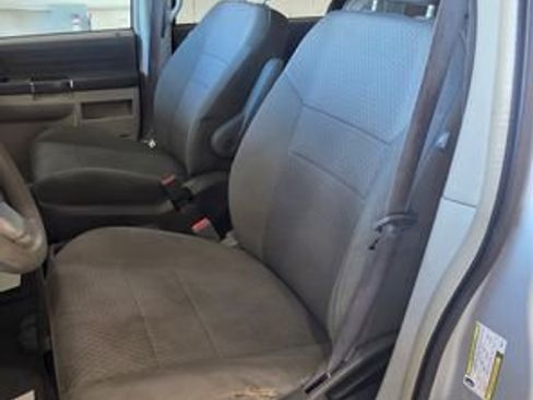 Used 2008 Chrysler Town & Country LX image 13