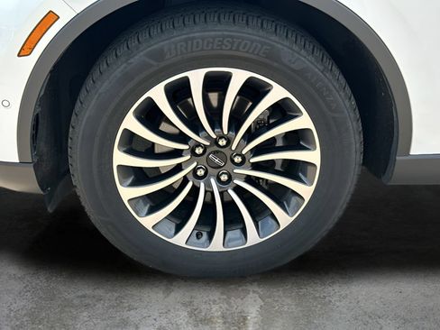 Used 2023 Lincoln Aviator Reserve w/ Elements Package Plus AWD/4WD image 3