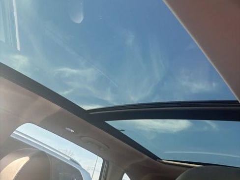 Used 2019 Kia Sorento EX image 3