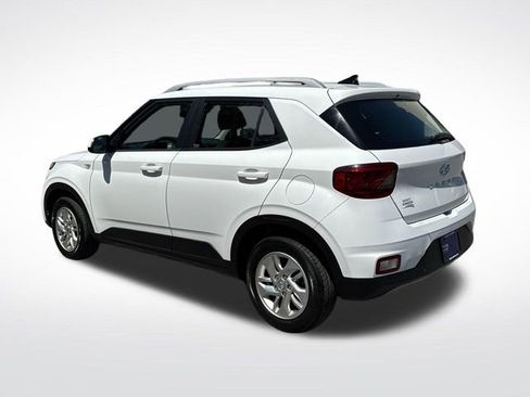 Used 2020 Hyundai Venue SEL FWD image 3