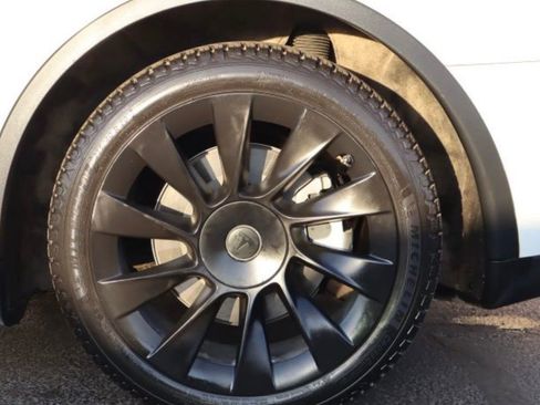 Used 2020 Tesla Model Y Long Range image 4