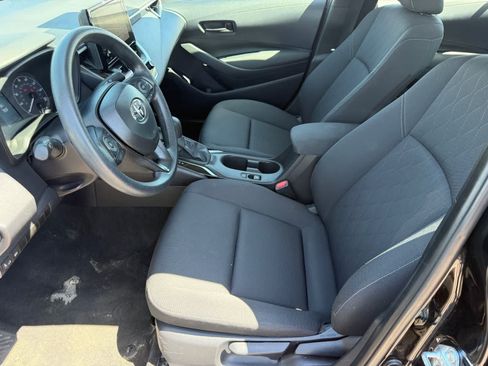 Used 2025 Toyota Corolla LE FWD image 11