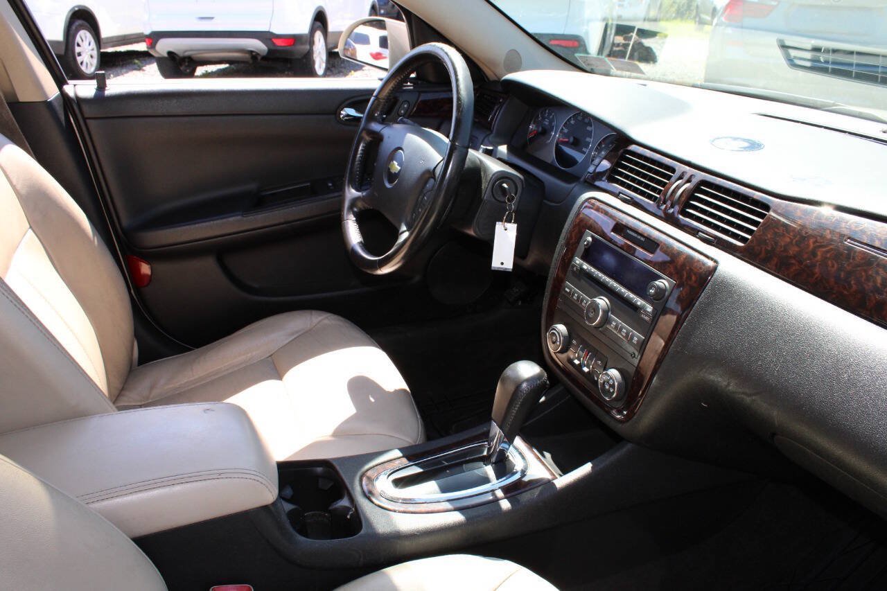 Used 2012 Chevrolet Impala LTZ FWD image 12