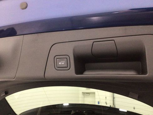 Used 2023 Buick Envision Avenir image 24