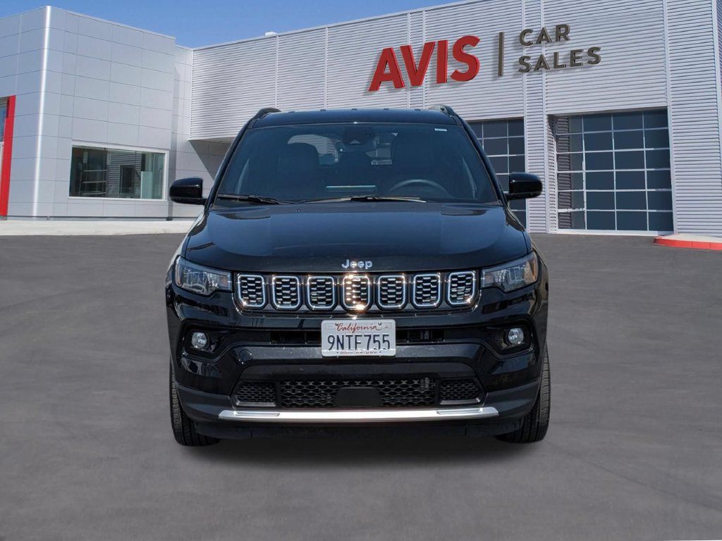 Used 2025 Jeep Compass Limited AWD/4WD image 2