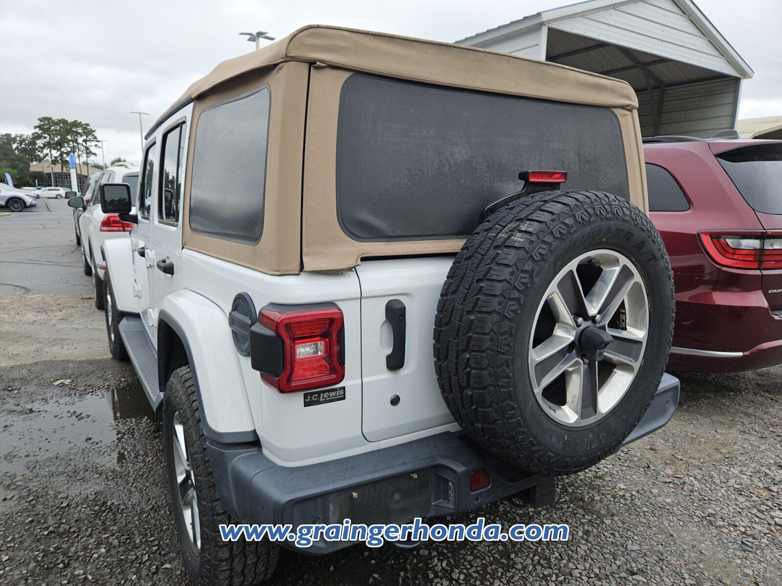 Used 2020 Jeep Wrangler Unlimited Sahara AWD/4WD image 7