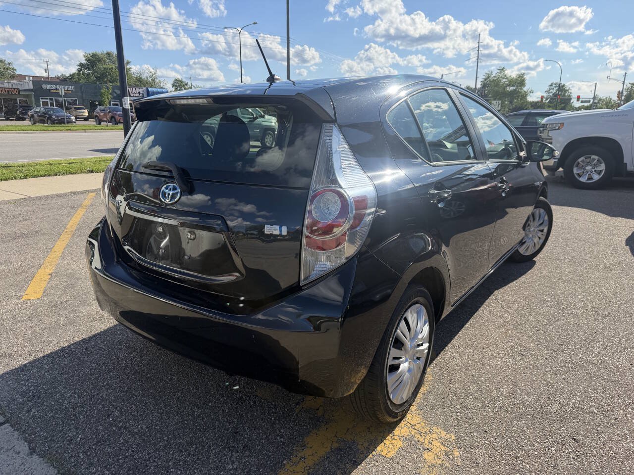 Used 2014 Toyota Prius C One FWD image 7