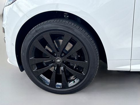 Used 2025 Land Rover Range Rover Sport Dynamic SE image 42