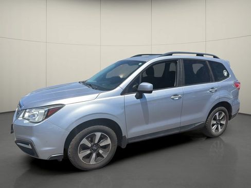 Used 2017 Subaru Forester 2.5i Premium AWD/4WD image 3