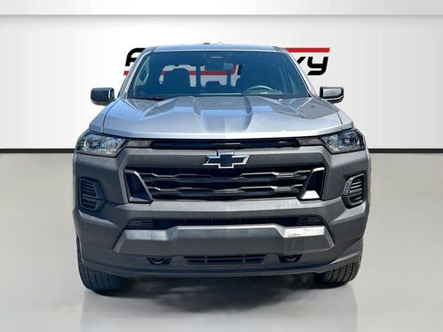 Used 2026 Chevrolet Colorado W/T AWD/4WD image 2