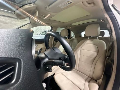 Used 2020 Mercedes-Benz GLC 300 4MATIC image 12