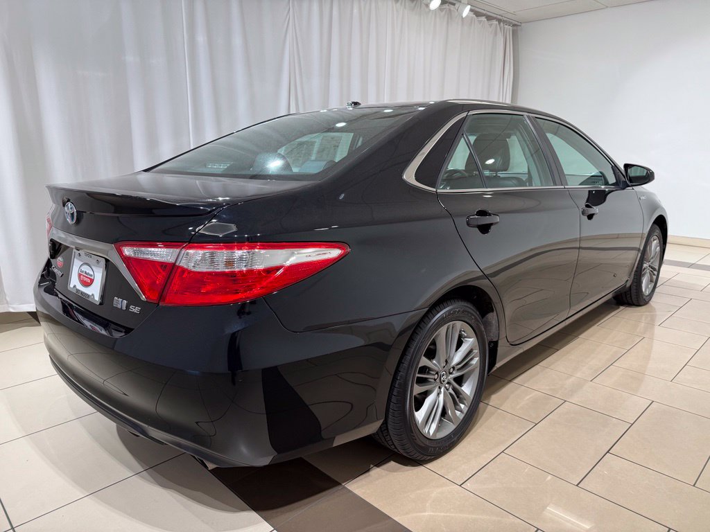 Used 2016 Toyota Camry SE w/ Moonroof Package FWD image 5