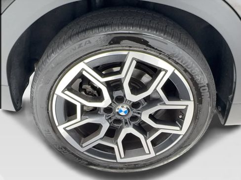 Used 2025 BMW X2 xDrive28i AWD/4WD image 16