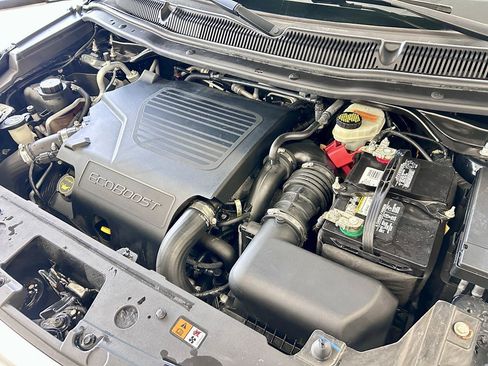 Used 2016 Ford Explorer Platinum image 19